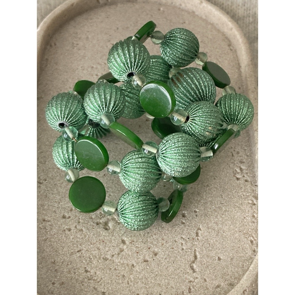 Vintage 1940’s Green Beaded Memory Wire Bracelet Textured Round Discs Glitter